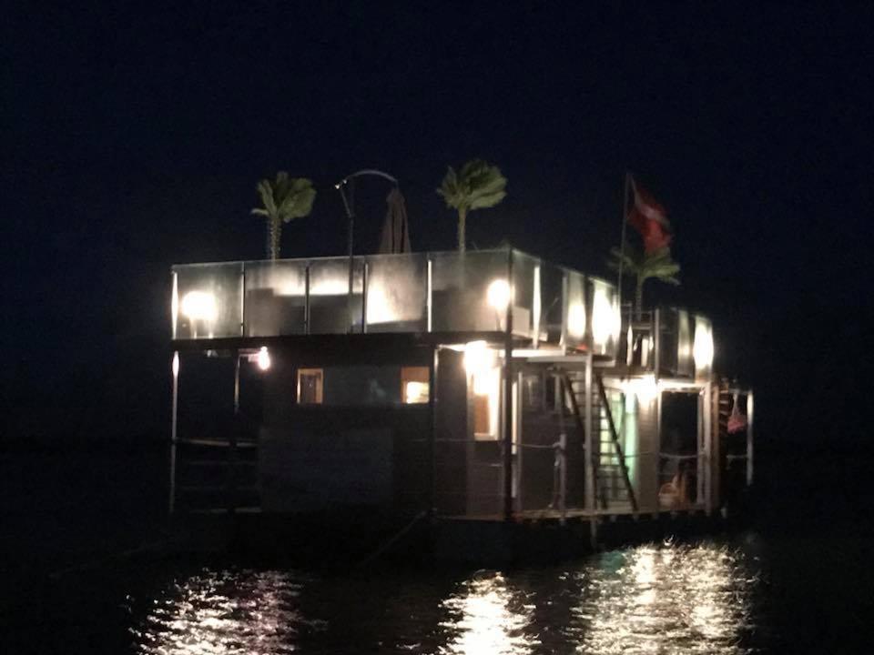 Hotel Houseboat On The Water Liepāja Exterior foto