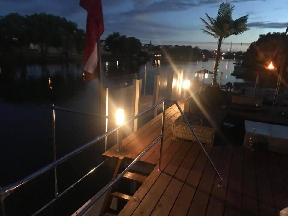 Hotel Houseboat On The Water Liepāja Exterior foto